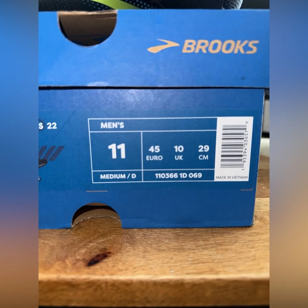 EUC Men’s Brooks Adrenaline GTS 22  - Size 11 Medium (D) - Picture 2 of 8